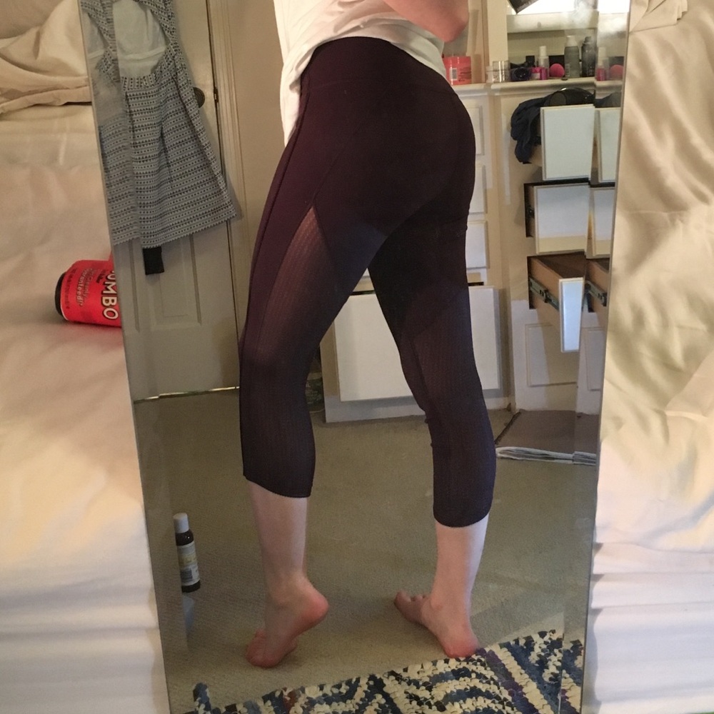 Lululemon cropped high waisted mesh back leggings